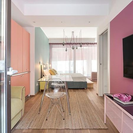 Amazing Apartment In Duomo Milan Luaran gambar