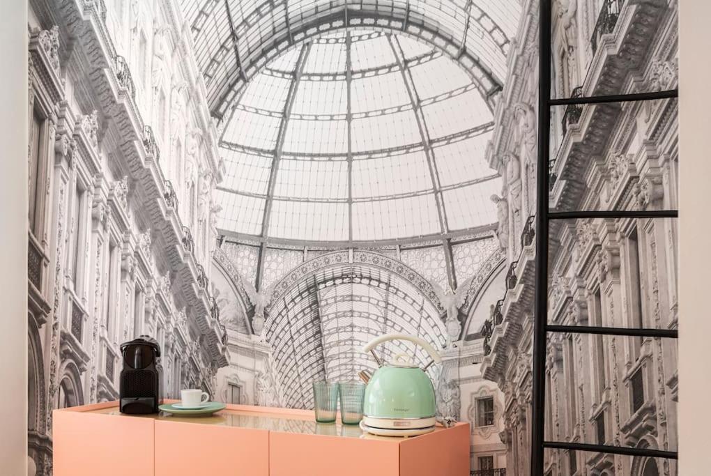 Amazing Apartment In Duomo Milan Luaran gambar