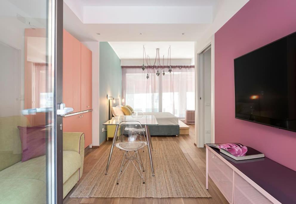 Amazing Apartment In Duomo Milan Luaran gambar