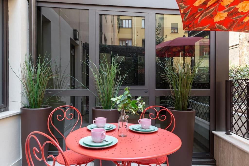 Amazing Apartment In Duomo Milan Luaran gambar